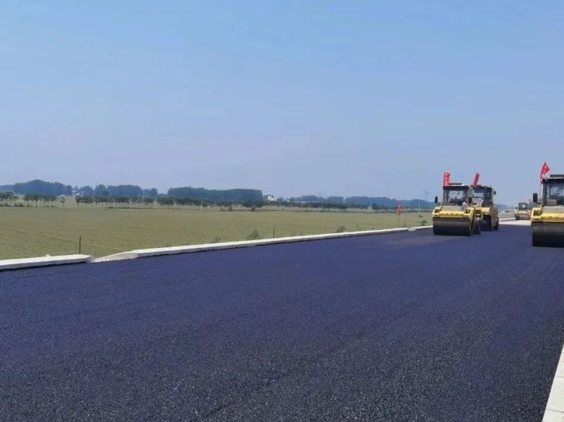 許信高速透層、封層和瀝青下面層試驗段攤鋪圓 滿成功